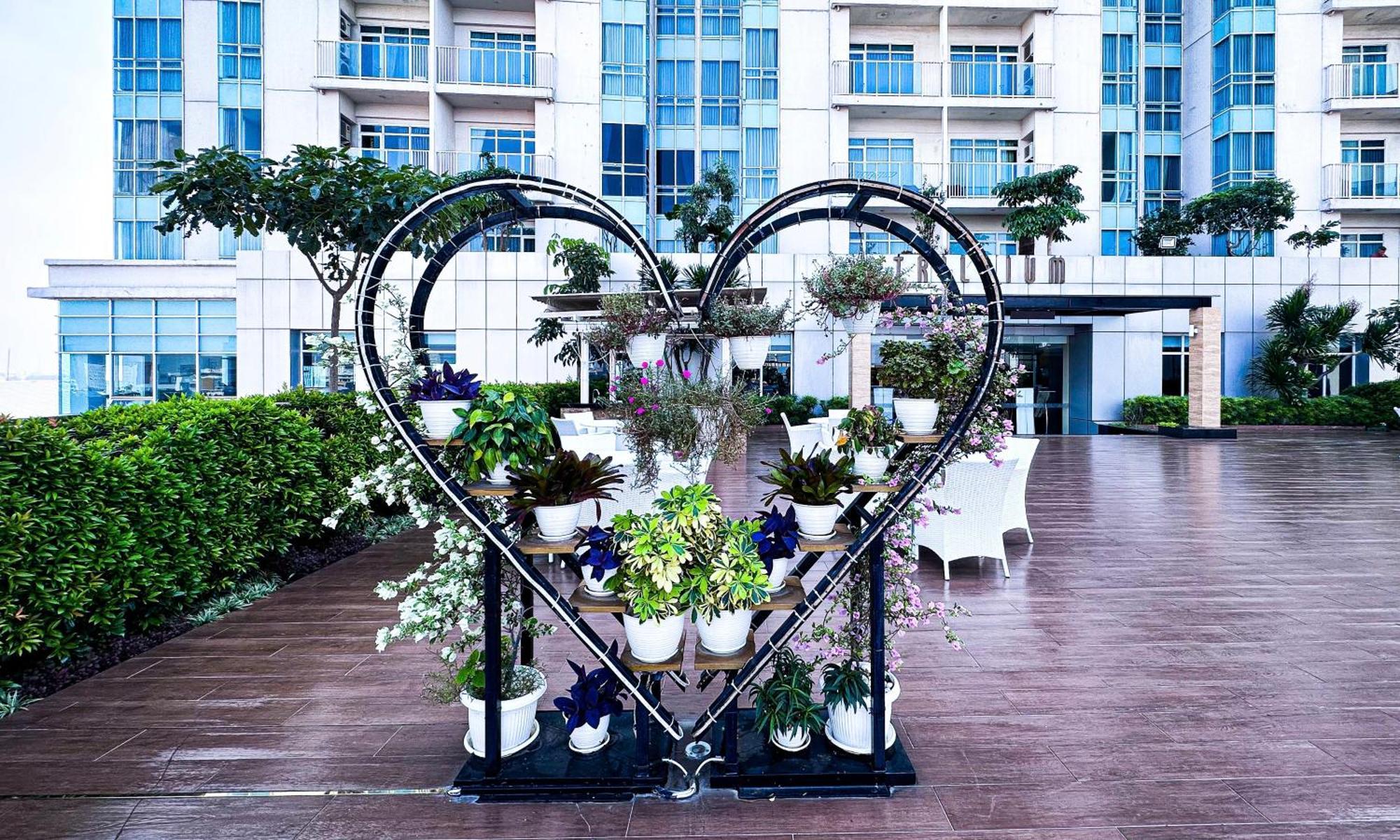 Trillium Apartment - Cozy And Bright Downtown Surabaya By Le Ciel Hospitality Bagian luar foto