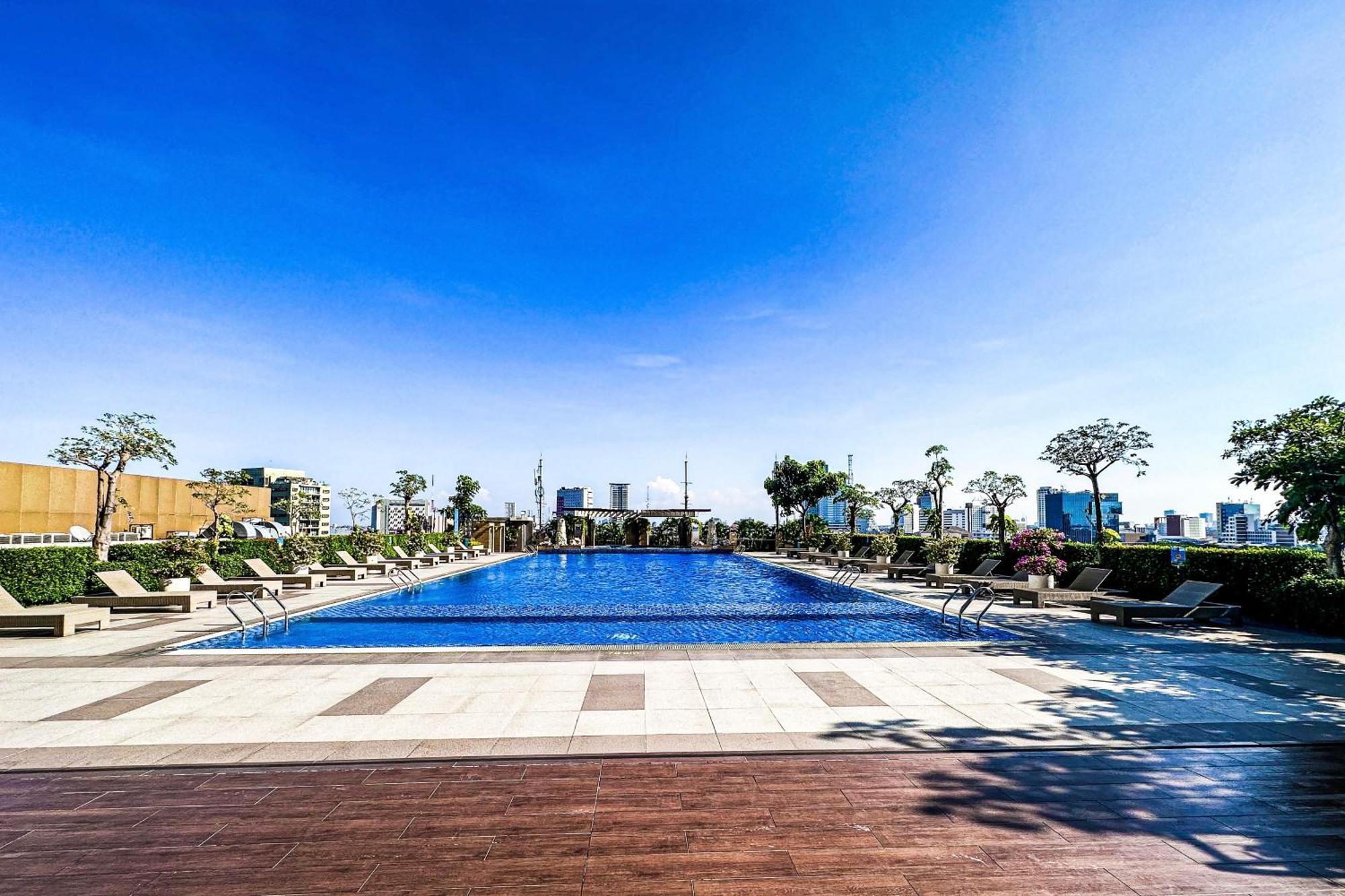 Trillium Apartment - Cozy And Bright Downtown Surabaya By Le Ciel Hospitality Bagian luar foto