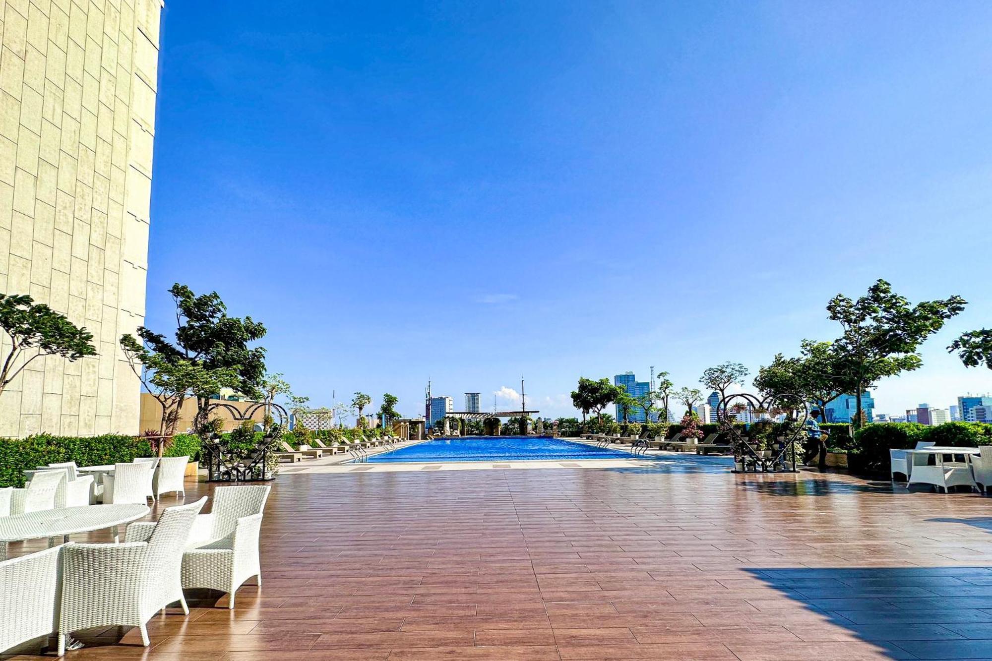 Trillium Apartment - Cozy And Bright Downtown Surabaya By Le Ciel Hospitality Bagian luar foto